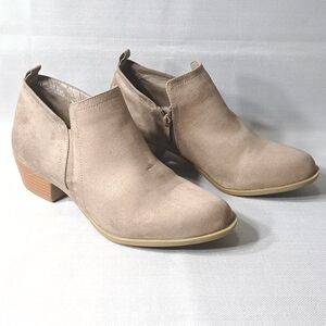 Torrid Women's Faux Suede Ankle Boots‎ Size 11W Tan